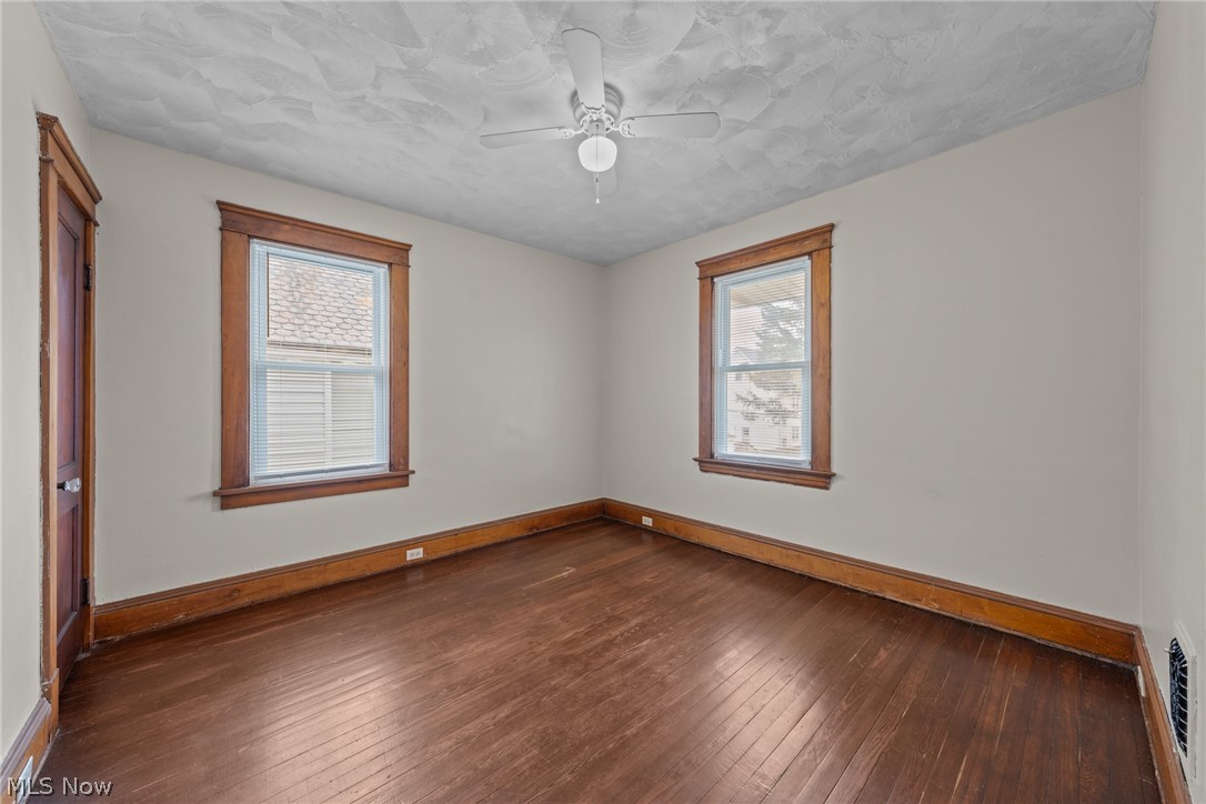 2052 W 89th Street Cleveland OH 44102