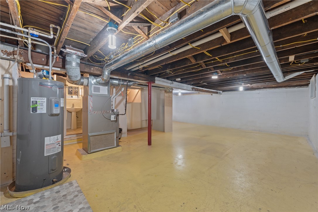 2052 W 89th Street Cleveland OH 44102