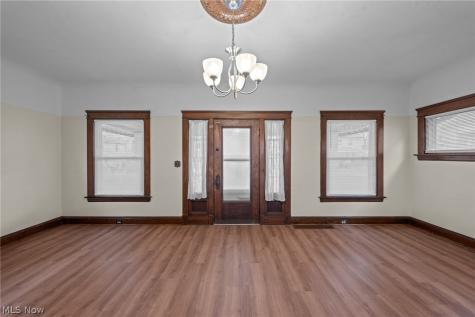 2052 W 89th Street Cleveland OH 44102