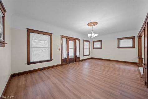 2052 W 89th Street Cleveland OH 44102