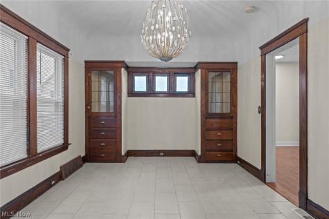 2052 W 89th Street Cleveland OH 44102