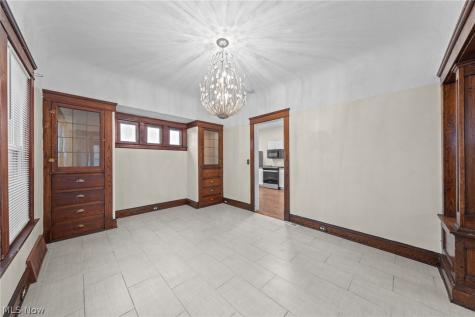 2052 W 89th Street Cleveland OH 44102
