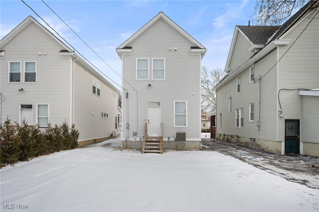 2244 E 100th Street Cleveland OH 44106