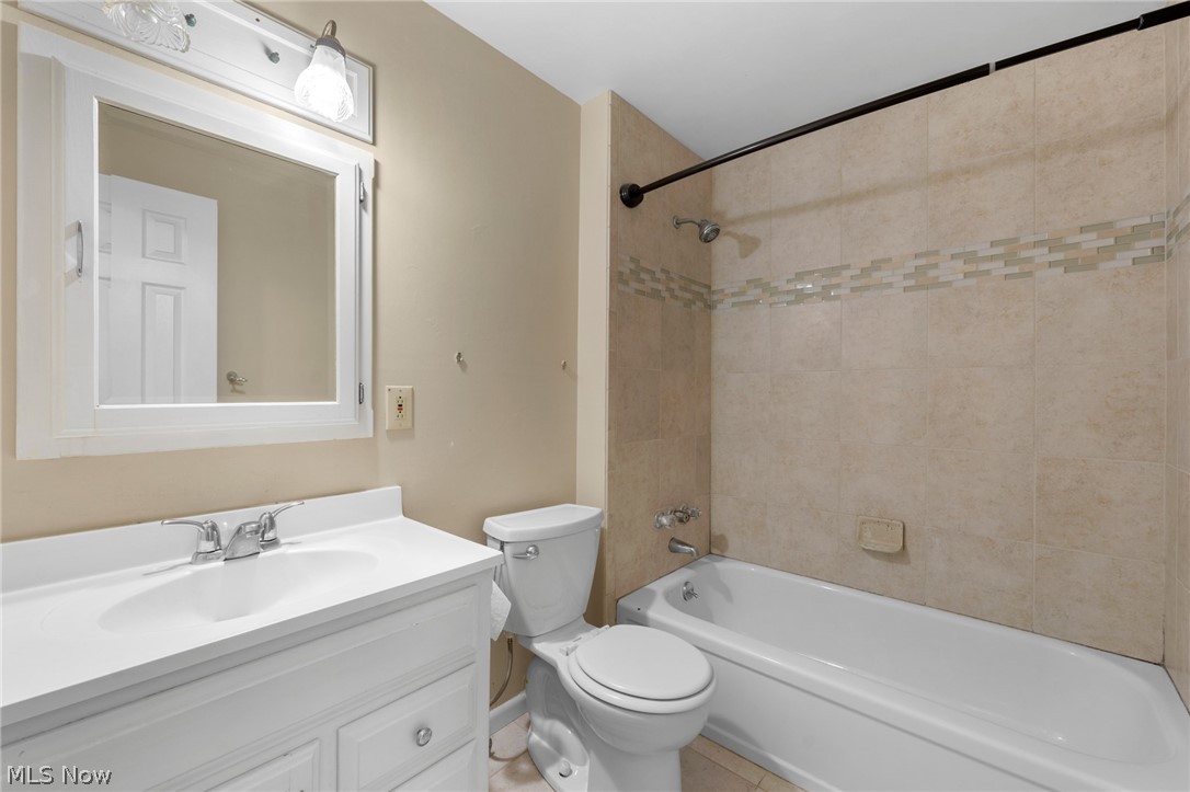 32955 Nimrod Street Solon OH 44139