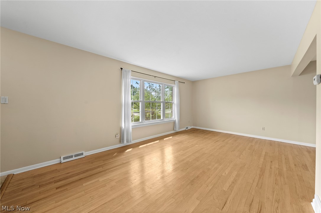 32955 Nimrod Street Solon OH 44139