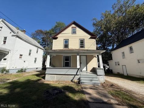 1017 La Croix Avenue Akron OH 44307