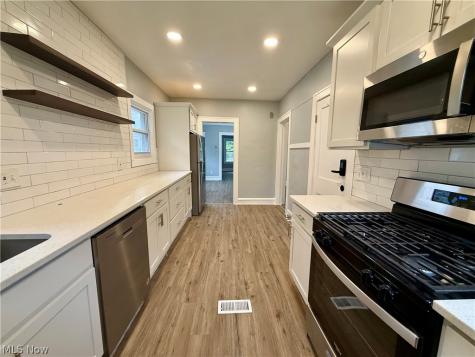 1307 Hathaway Avenue Lakewood OH 44107