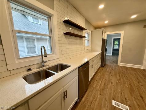 1307 Hathaway Avenue Lakewood OH 44107