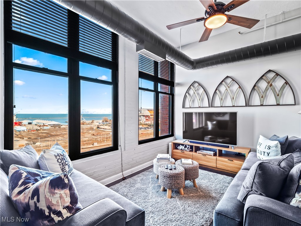 1133 W 9th Street Cleveland OH 44113