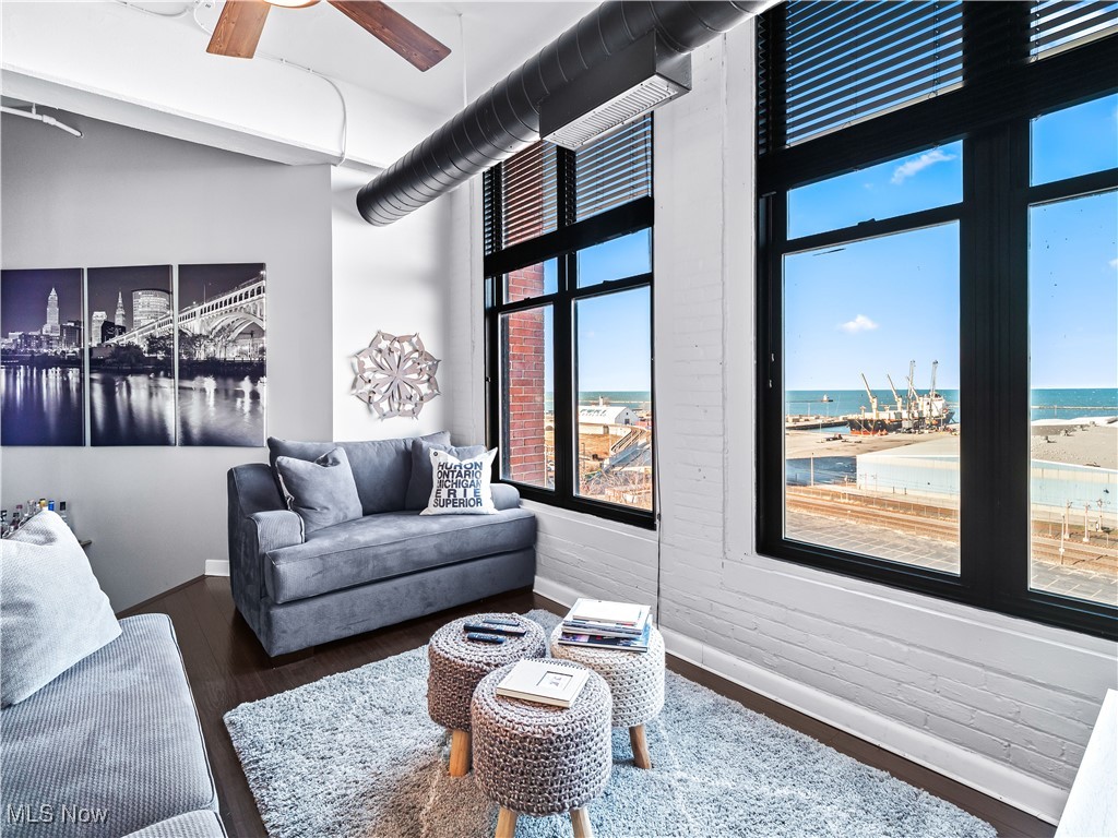 1133 W 9th Street Cleveland OH 44113