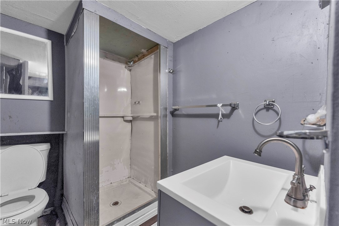 5011 Clark Avenue Cleveland OH 44102