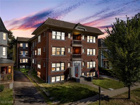 3308 Archwood Avenue Cleveland OH 44109