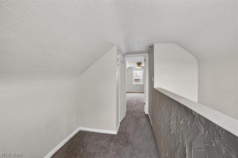 17208 Lipton Avenue Cleveland OH 44128