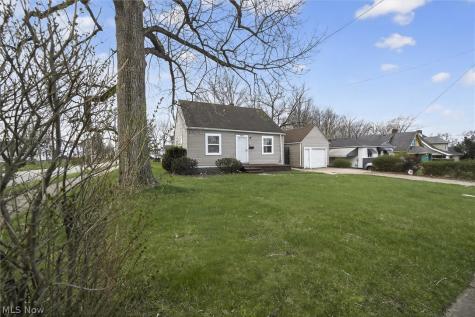 17208 Lipton Avenue Cleveland OH 44128
