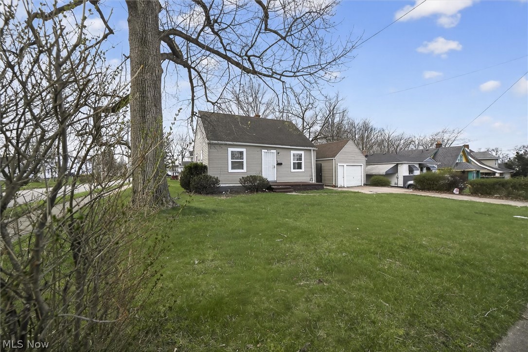 17208 Lipton Avenue Cleveland OH 44128