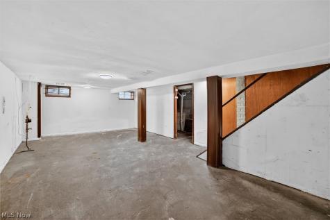 17208 Lipton Avenue Cleveland OH 44128