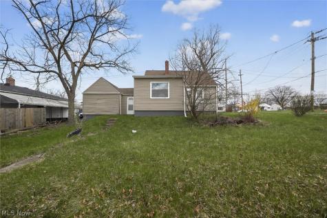 17208 Lipton Avenue Cleveland OH 44128