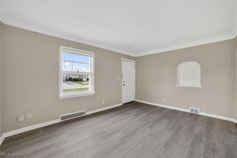 17208 Lipton Avenue Cleveland OH 44128