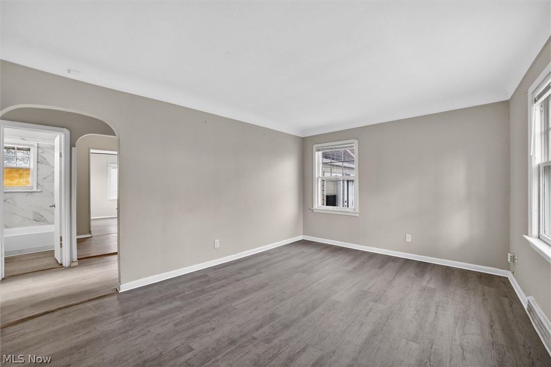 17208 Lipton Avenue Cleveland OH 44128