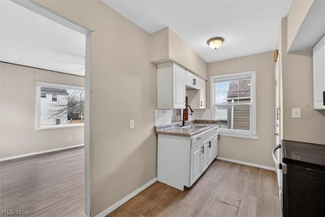 17208 Lipton Avenue Cleveland OH 44128