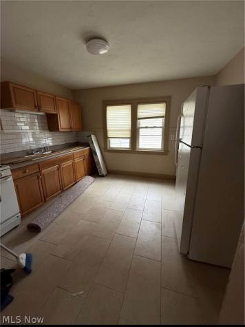 3147 W 82nd Street Cleveland OH 44102