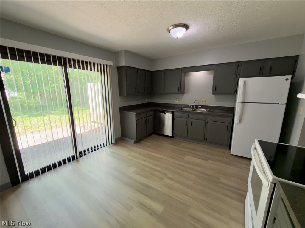 2814 Forest Lane Lorain OH 44053