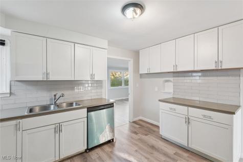 5732 E 141st Street Maple Heights OH 44137