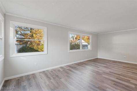 5732 E 141st Street Maple Heights OH 44137