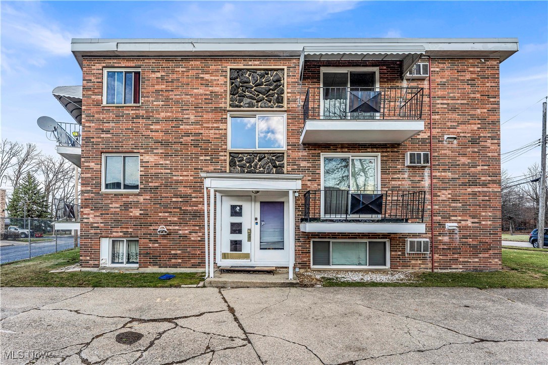 18809 Bella Drive Cleveland OH 44119