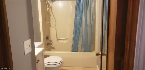 12765 Butternut Road Burton OH 44021