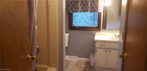 12765 Butternut Road Burton OH 44021
