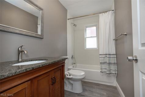 3478 Raymont Boulevard University Heights OH 44118
