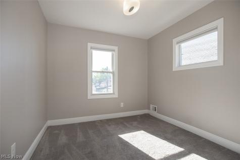 3478 Raymont Boulevard University Heights OH 44118