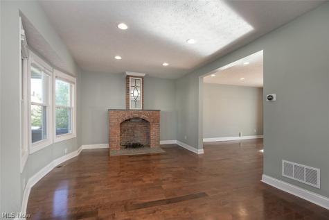 3478 Raymont Boulevard University Heights OH 44118
