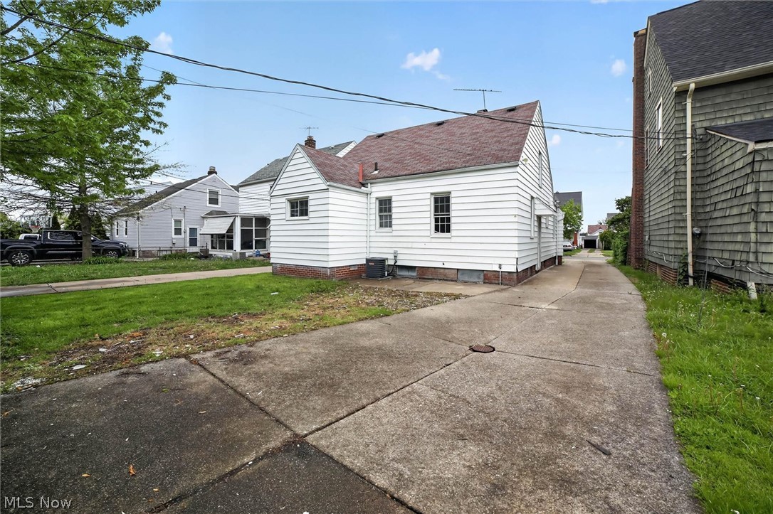 10204 Mccracken Boulevard Garfield Heights OH 44125