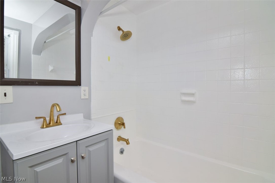 4438 Baintree Road University Heights OH 44118
