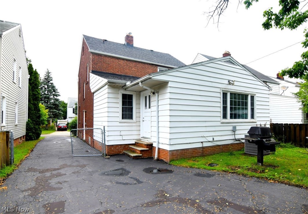 4438 Baintree Road University Heights OH 44118