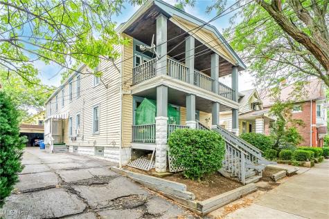 2036 Lark Street Lakewood OH 44107