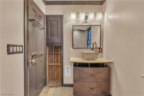 3675 Avalon Road Shaker Heights OH 44120