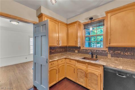 3675 Avalon Road Shaker Heights OH 44120