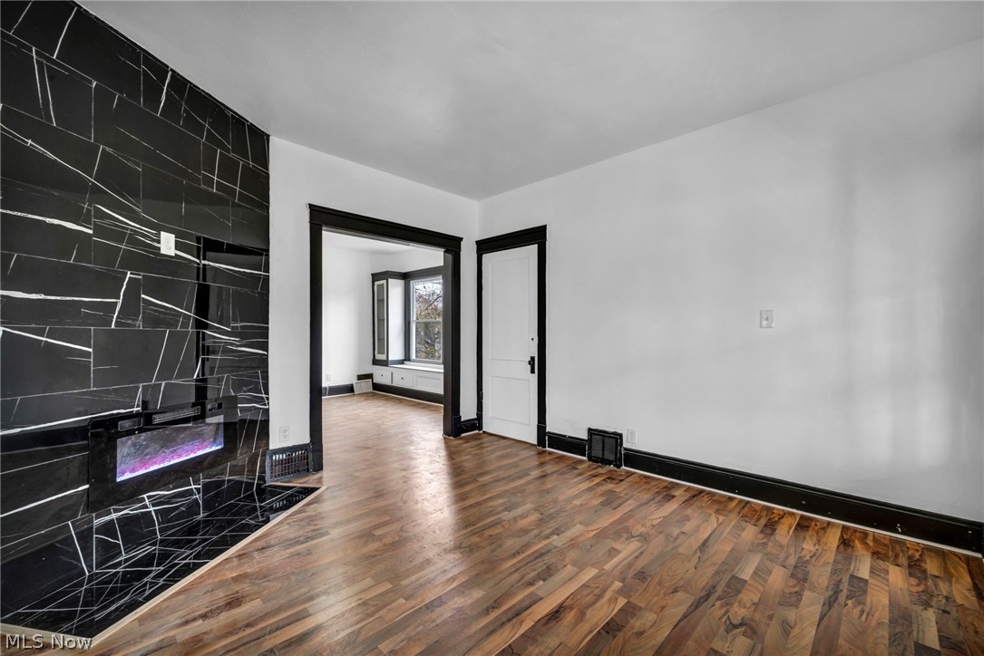 12001 Oakview Avenue Cleveland OH 44108