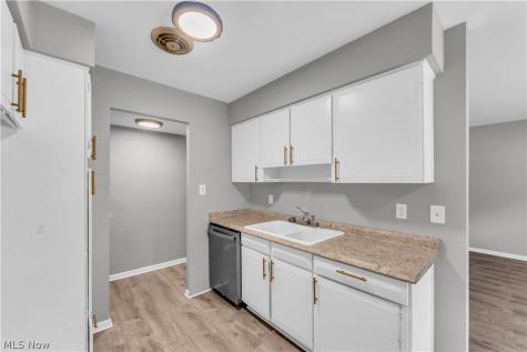 2537 Noble Road Cleveland Heights OH 44121
