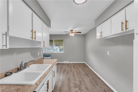 2537 Noble Road Cleveland Heights OH 44121