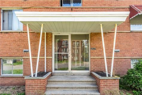 2537 Noble Road Cleveland Heights OH 44121