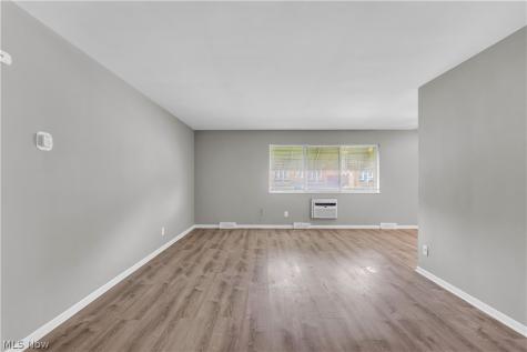 2537 Noble Road Cleveland Heights OH 44121