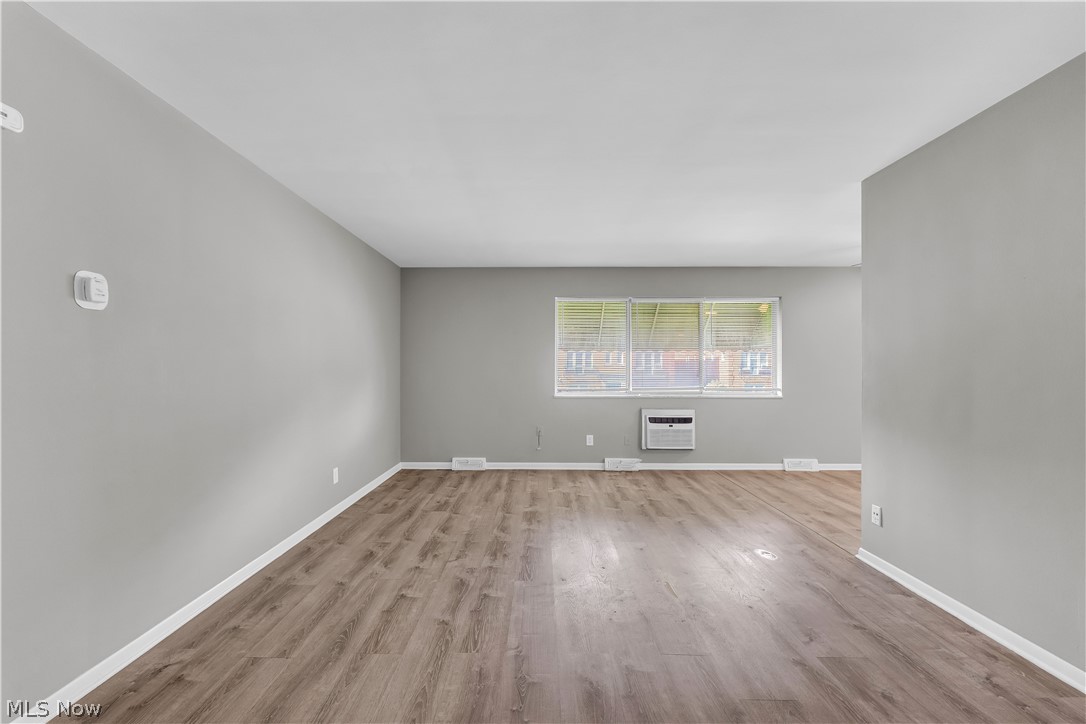 2537 Noble Road Cleveland Heights OH 44121
