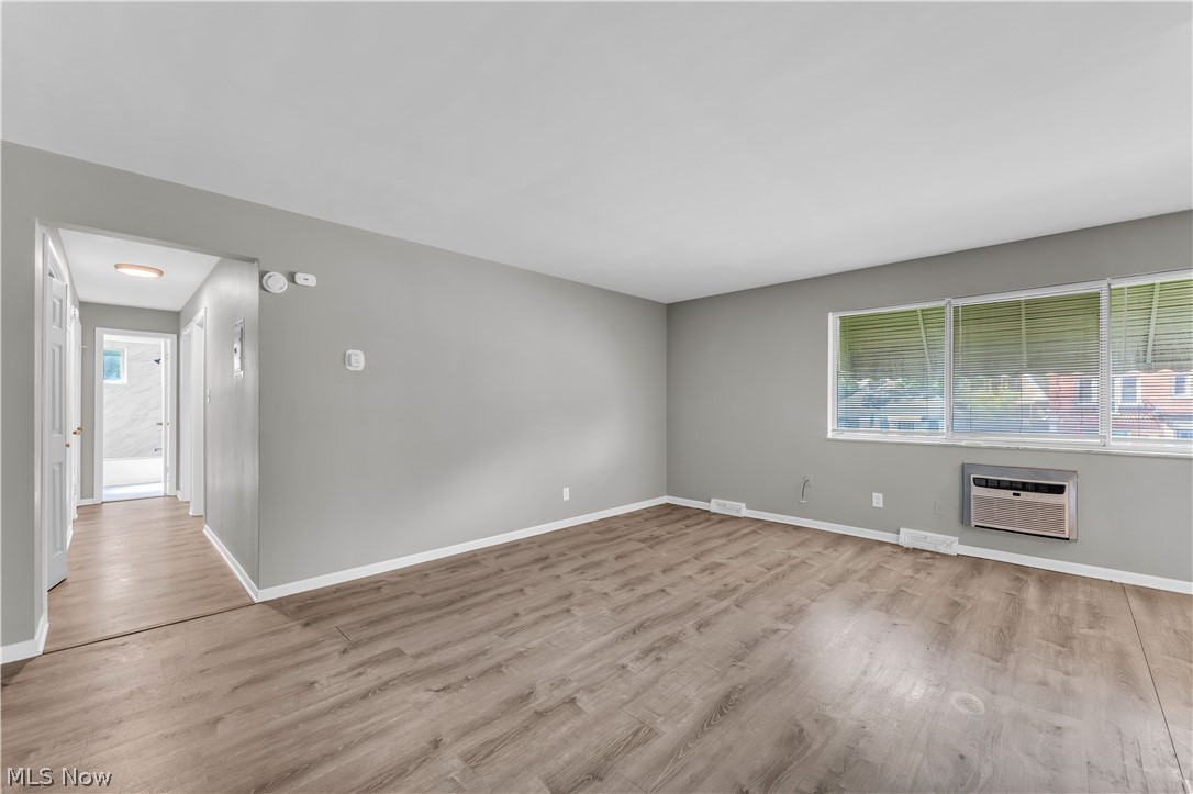 2537 Noble Road Cleveland Heights OH 44121