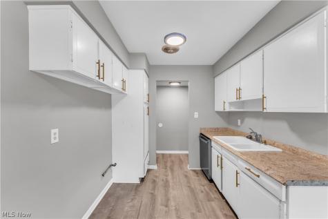 2537 Noble Road Cleveland Heights OH 44121