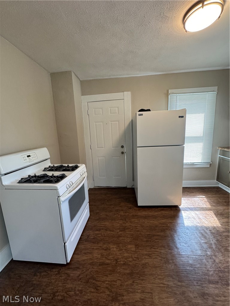 1937 Willard Avenue SE Warren OH 44484