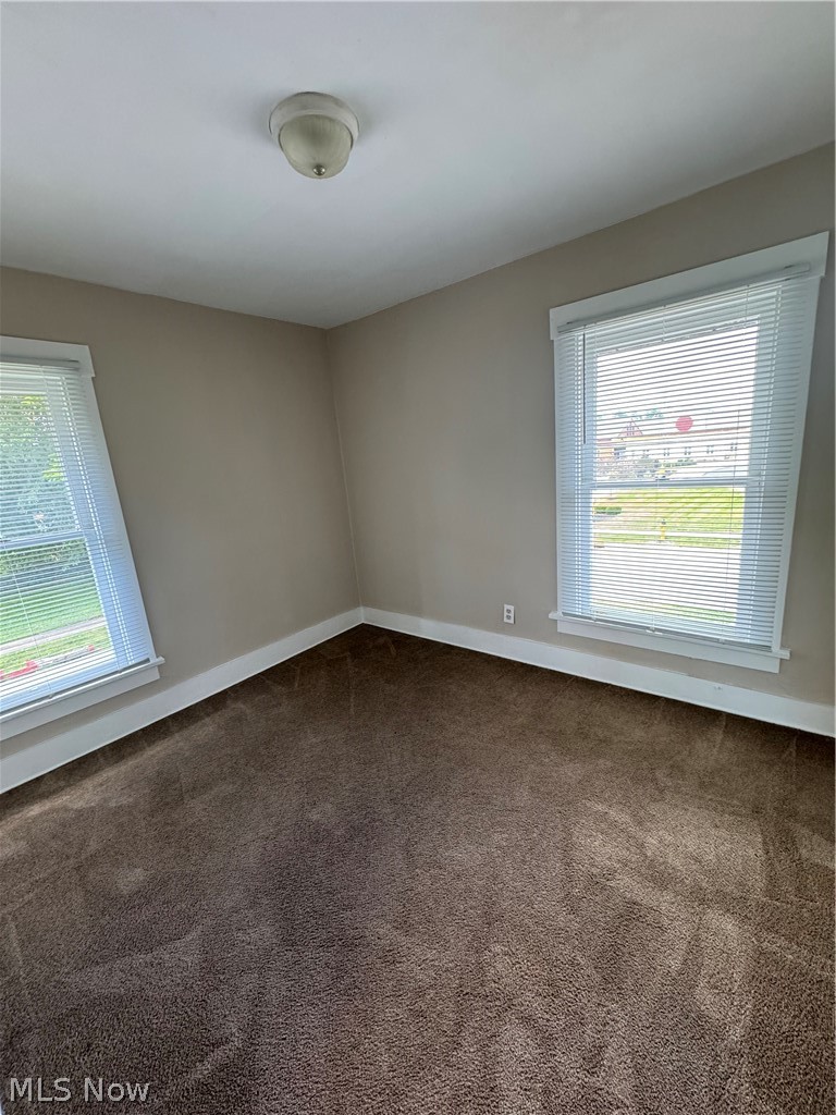 1937 Willard Avenue SE Warren OH 44484